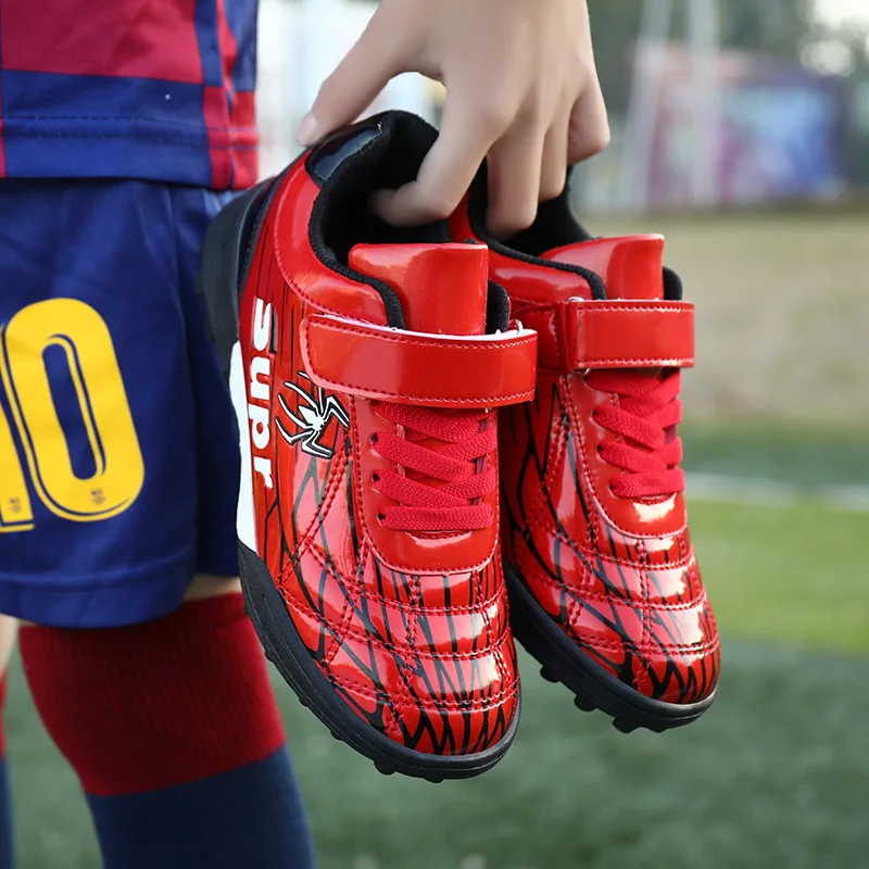2021 soccer Shoes Waterproof Summer Kids Spring Anti Style Rubber Lining Feature Patent Material Hard football shoes good xie
2021 soccer Shoes Waterproof Summer Kids Spring Anti Style Rubber Lining Feature Patent Material Hard football shoes good xie
