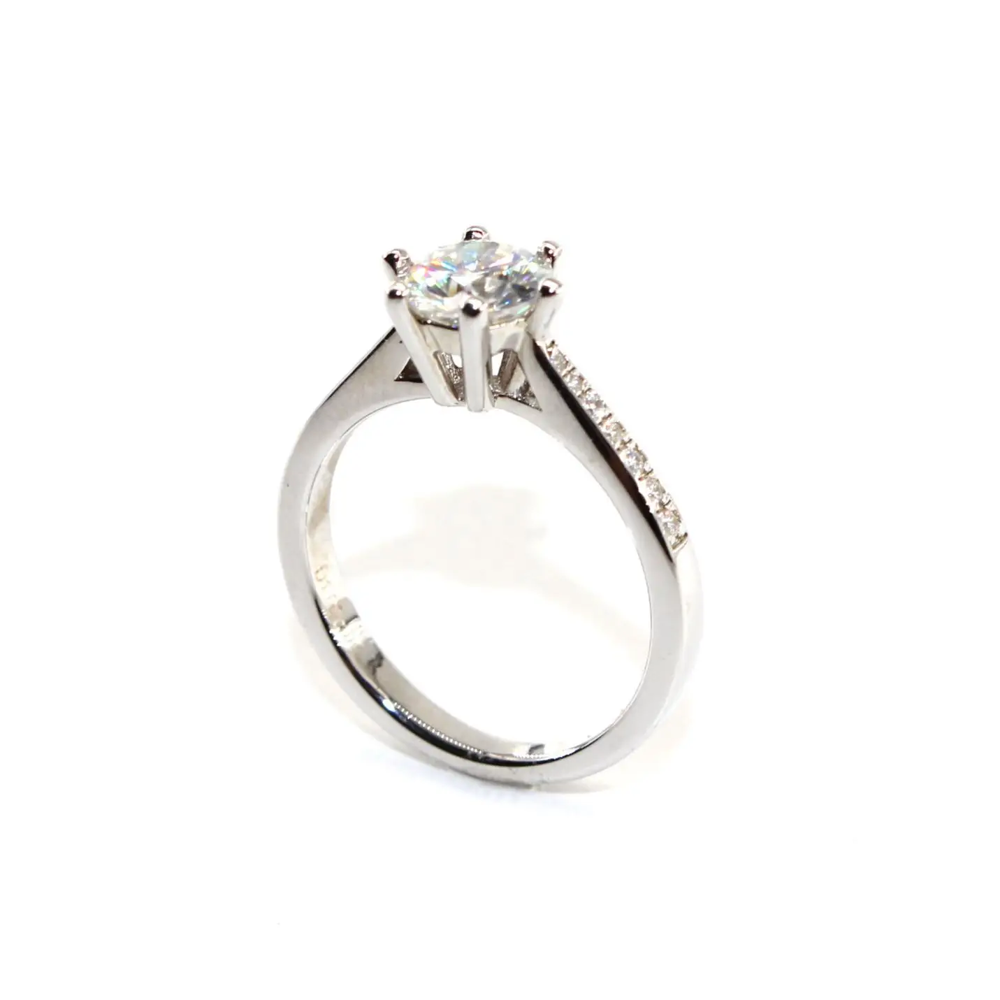 Six claw set with diamond-studded claw moissanite engagement crystallization ring 925 Sterling Silver
Six claw set with diamond-studded claw moissanite engagement crystallization ring 925 Sterling Silver