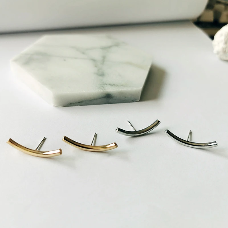 Thin Curved Bar Geometric Earrings for Women Smooth Small Solid Gold Stud Earrings Minimalist Earrings Studs 2019 New
Thin Curved Bar Geometric Earrings for Women Smooth Small Solid Gold Stud Earrings Minimalist Earrings Studs 2019 New