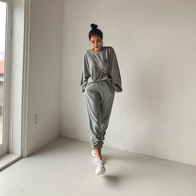 Fall Winter Pullover Outfit Long Sleeves Oversized Sweatsuit Pants Set Wholesale Loose Sweatshirt Set Tracksuit for Women
Fall Winter Pullover Outfit Long Sleeves Oversized Sweatsuit Pants Set Wholesale Loose Sweatshirt Set Tracksuit for Women