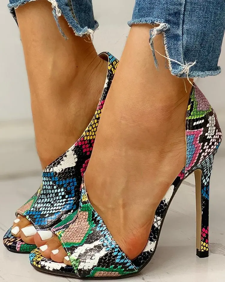 New trendy large size women retro sandals non-slip open toes wedges high heel shoes for lady
New trendy large size women retro sandals non-slip open toes wedges high heel shoes for lady