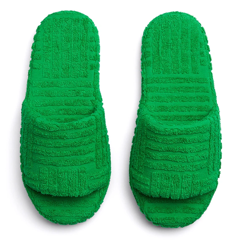 Women BV Style Faux Fur Slipper Fashion Resort Sponge Slide Slipper Shoes Thick Sole Platform Winter Warm Soft Fur Slipper
Women BV Style Faux Fur Slipper Fashion Resort Sponge Slide Slipper Shoes Thick Sole Platform Winter Warm Soft Fur Slipper