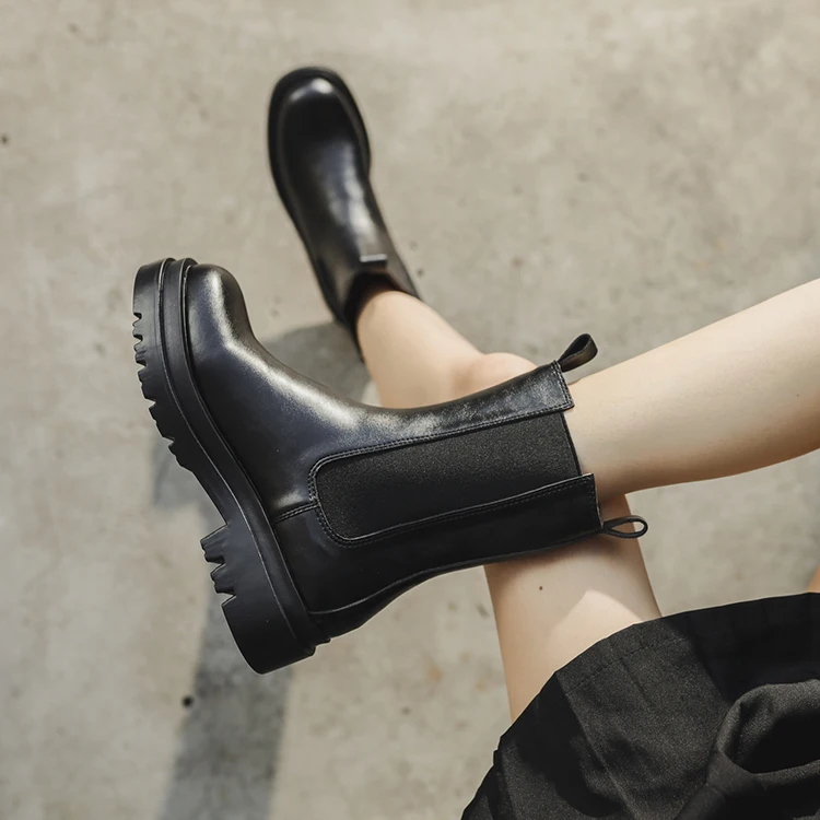 wholesale Chelsea Boots Black Light Weight Anti-slip Rubber Waterproof Flat Heel Lady Leather boots women shoes
wholesale Chelsea Boots Black Light Weight Anti-slip Rubber Waterproof Flat Heel Lady Leather boots women shoes