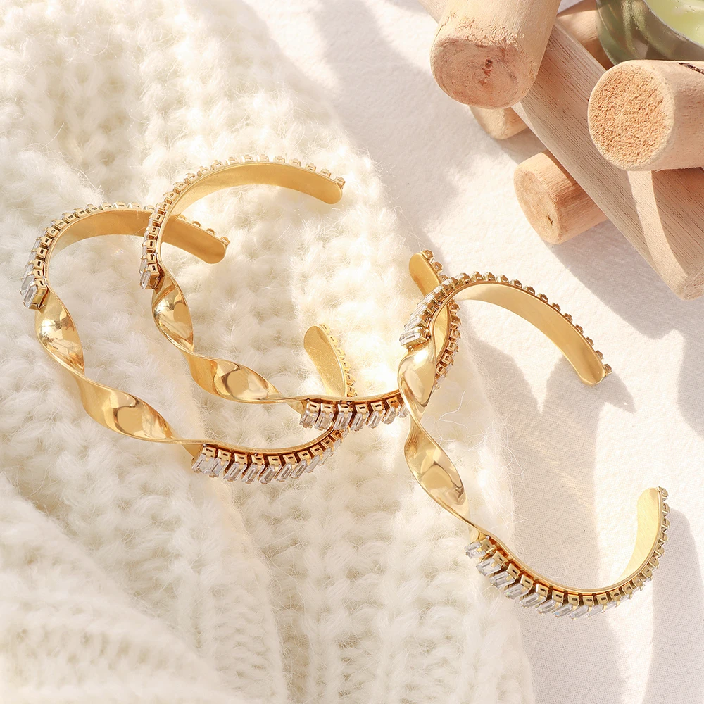 Elegant Stainless Steel Jewelry Gold Color Twist Bracelets Bangles for Women Full Zirconia Charm Bangle, Silver/gold
Elegant Stainless Steel Jewelry Gold Color Twist Bracelets Bangles for Women Full Zirconia Charm Bangle, Silver/gold