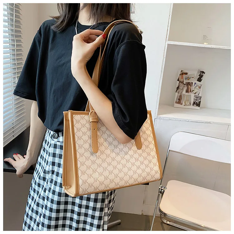 Wholesale Luxury Print Tote Bag Custom Women Famous Brand PU Leather Tote HandBags, Khaki,beige
Wholesale Luxury Print Tote Bag Custom Women Famous Brand PU Leather Tote HandBags, Khaki,beige
