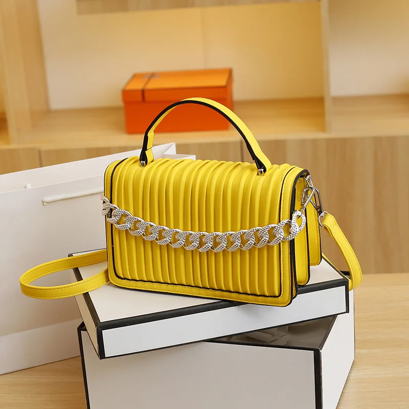 Trendy 2022 Pu Leather Chain Ladies Crossbody Sling Hand Bag Designer Handbags For Women Luxury 
Trendy 2022 Pu Leather Chain Ladies Crossbody Sling Hand Bag Designer Handbags For Women Luxury