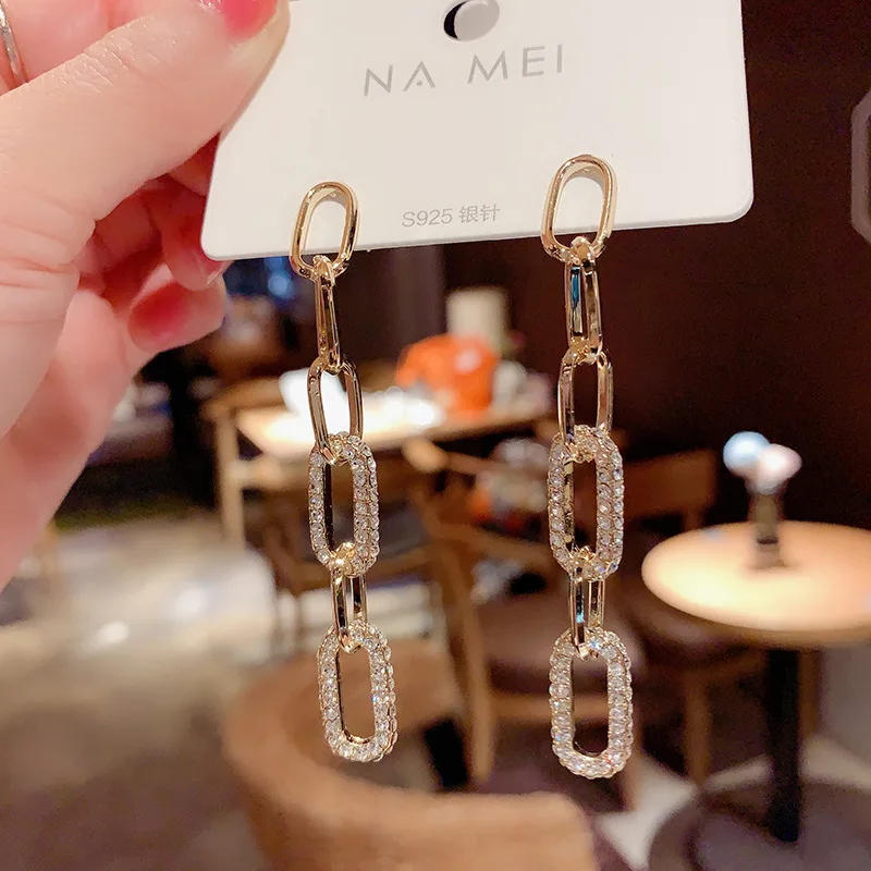 DAIHE Fashion Jewelry Korean Metal Link Chain Long Tassel Earrings Women's Diamond Zircon Earring
DAIHE Fashion Jewelry Korean Metal Link Chain Long Tassel Earrings Women's Diamond Zircon Earring