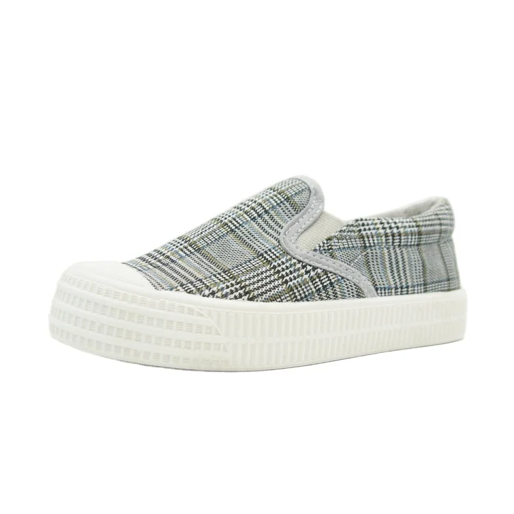 Cheap injection canvas shoes