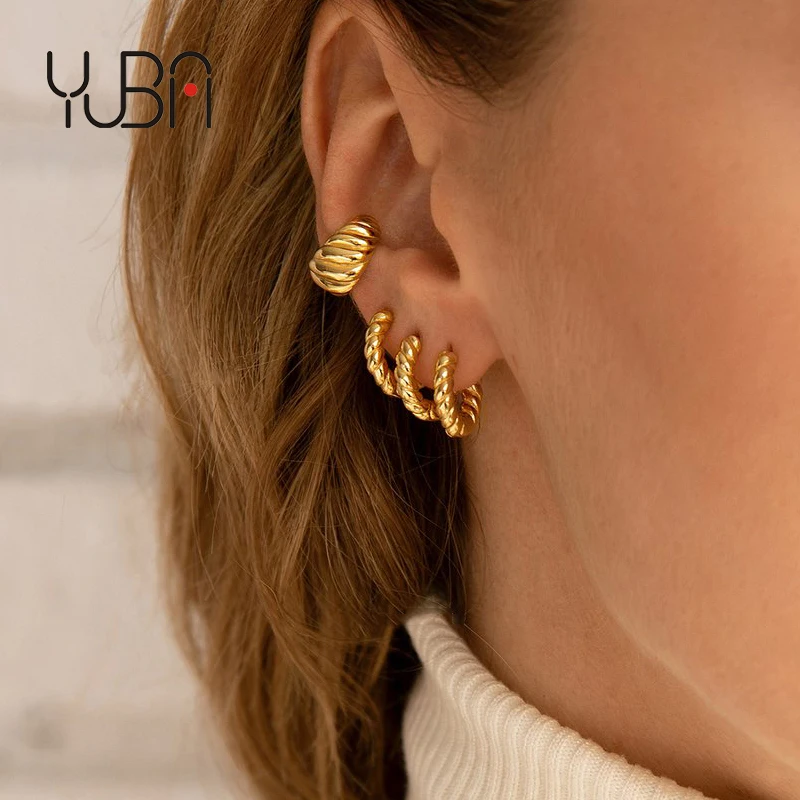 Latest 18K Gold Plated Twisted Earrings 17mm Circle Geometric Earrings for Women Minimalist Small Hoop Earrings Simple Jewelry, Gold/silver
Latest 18K Gold Plated Twisted Earrings 17mm Circle Geometric Earrings for Women Minimalist Small Hoop Earrings Simple Jewelry, Gold/silver