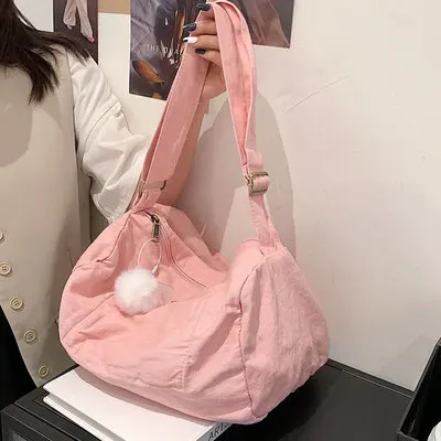2021 new fashion women handbag large capacity tote bag with fur ball solid color canvas bag for women one shoulder bag, White ,black ,green ,pink
2021 new fashion women handbag large capacity tote bag with fur ball solid color canvas bag for women one shoulder bag, White ,black ,green ,pink