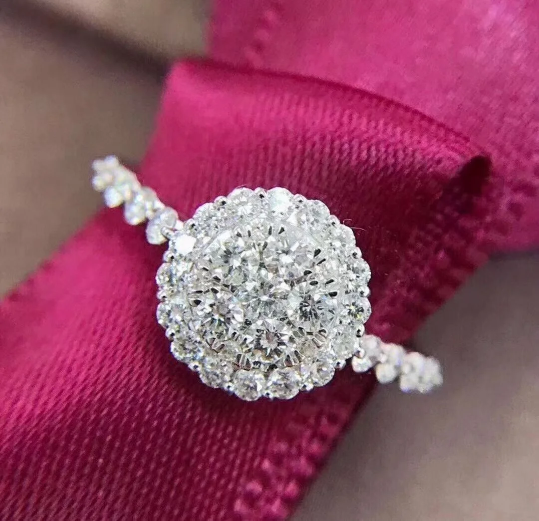 White Zircon Round Stone Wedding Ring Luxury Crystal Engagement Ring Vintage Silver Color Thin Rings For Women Fashion Jewelry, Picture shows
White Zircon Round Stone Wedding Ring Luxury Crystal Engagement Ring Vintage Silver Color Thin Rings For Women Fashion Jewelry, Picture shows