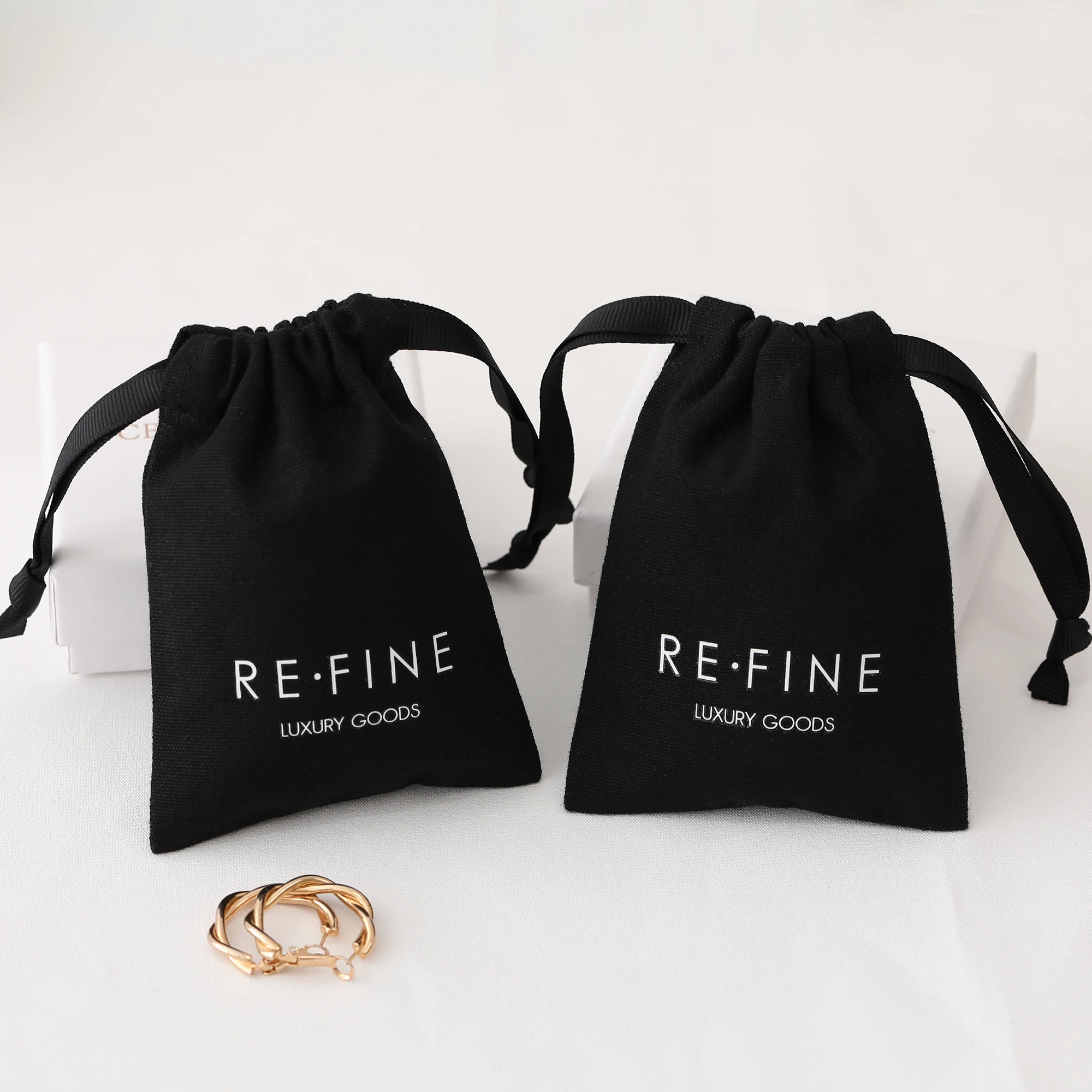 PUPPYSEW Custom Logo High Quality Black Cotton Canvas Bag Canvas Jewelry Pouch Gift Bag Canvas Drawstring Pouch, Customized color
PUPPYSEW Custom Logo High Quality Black Cotton Canvas Bag Canvas Jewelry Pouch Gift Bag Canvas Drawstring Pouch, Customized color