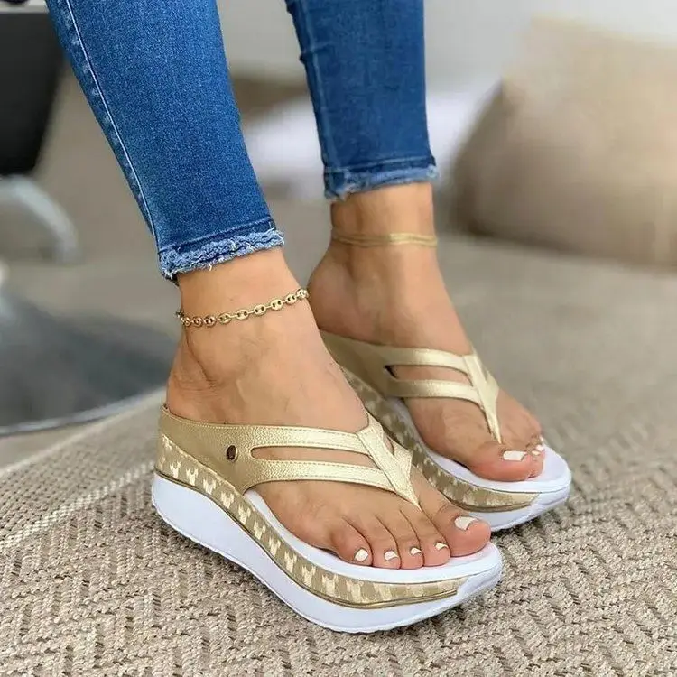 Summer new arrival ladies fashion thick bottom hollow out casual flip flops women shoes chic plus size outdoor beach slippers, Four colors or customized
Summer new arrival ladies fashion thick bottom hollow out casual flip flops women shoes chic plus size outdoor beach slippers, Four colors or customized