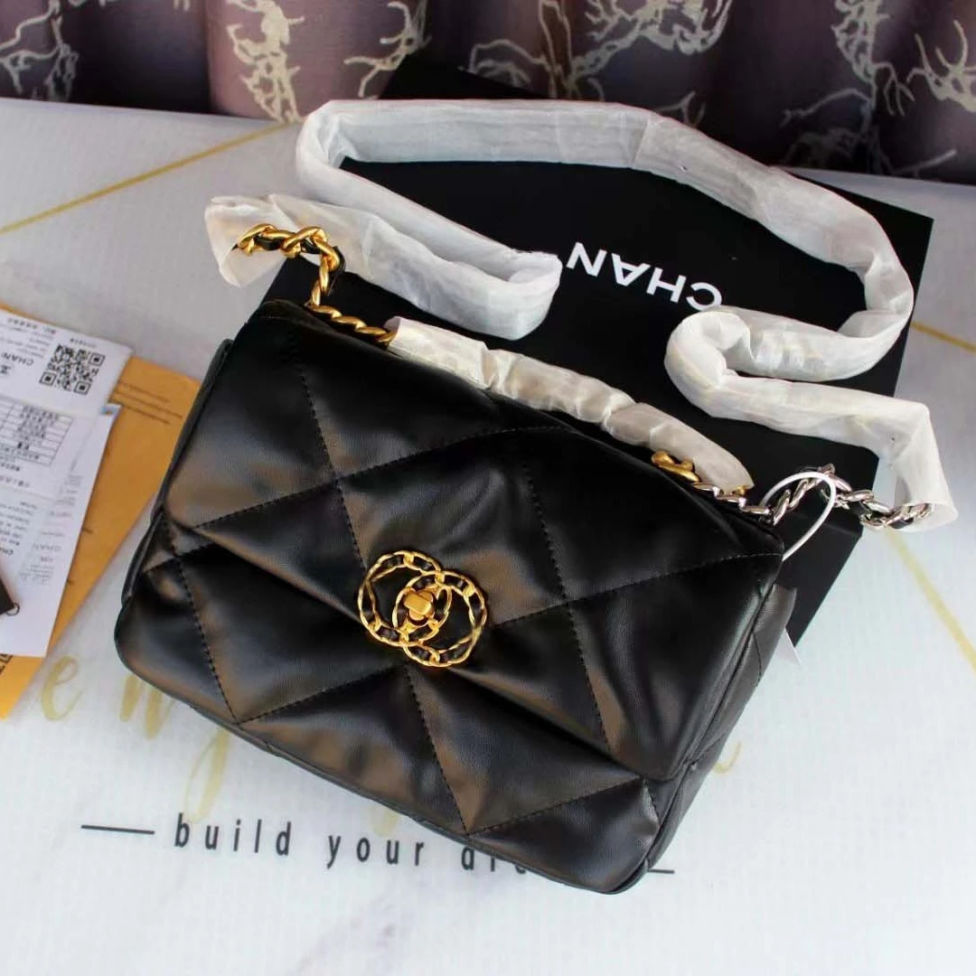 

2022 Chain Bling Small Leather Custom Crossbody Fashion Bags Designer Handbags Famous Brands Women Hand Bags, Picture shows