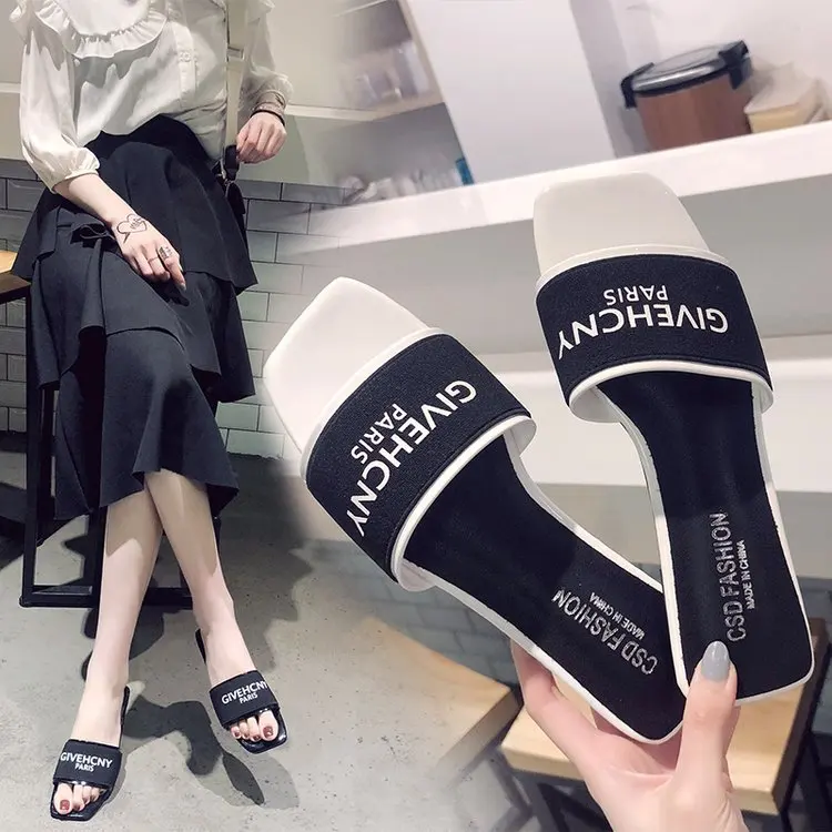 Large size summer new high-end one-line women's sandals and slippers square head low heels casual slippers
Large size summer new high-end one-line women's sandals and slippers square head low heels casual slippers