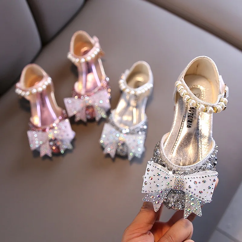 2021 children's princess shoes spring and autumn new fashion girls dance dress shoes baby crystal and bow shoes kid
2021 children's princess shoes spring and autumn new fashion girls dance dress shoes baby crystal and bow shoes kid