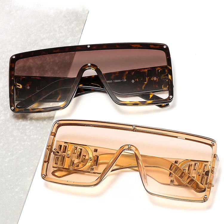 Big D Diamond Decoration One-Piece Lens One-Piece Sunglasses Fashionable Oversized Sunglasses 2021, Custom colors
Big D Diamond Decoration One-Piece Lens One-Piece Sunglasses Fashionable Oversized Sunglasses 2021, Custom colors
