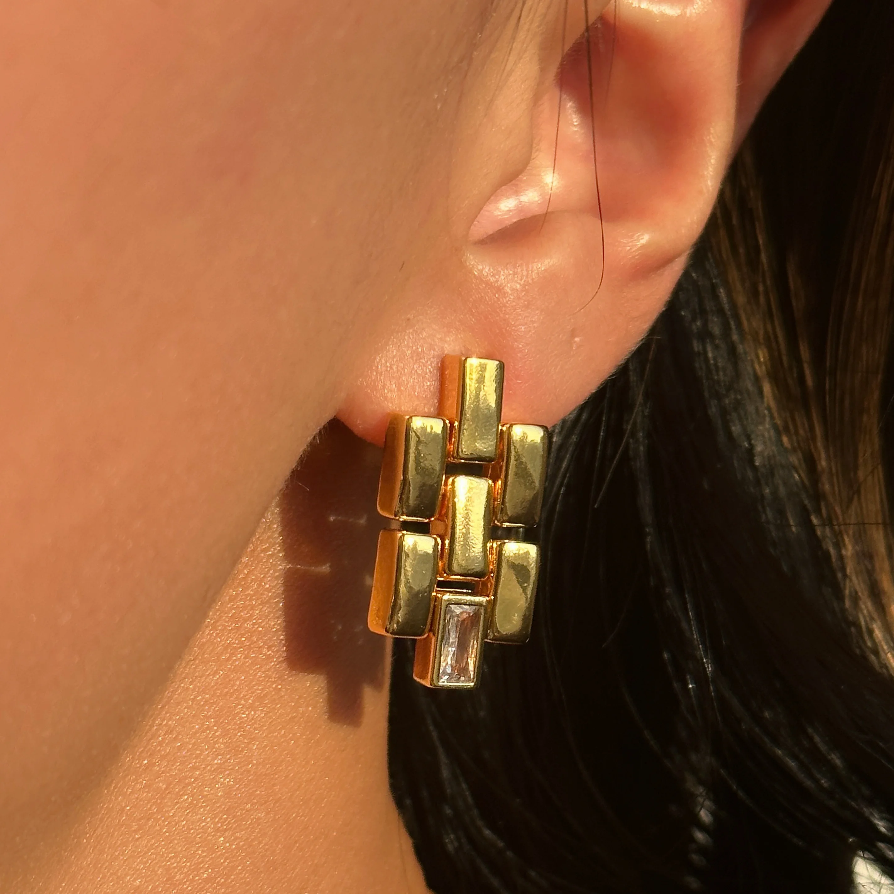 

2022 Dazan New 18k Gold Plated Unique High Color Retention Hypoallergenic Modernist Vintage Strap Design Zircon Earrings Women