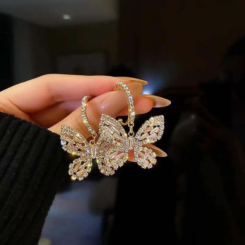 New Style Fashion Golden Zircon C Hoop Butterfly Earrings Blue Rhinestone Butterfly Drop Earring For Girls, As pics
New Style Fashion Golden Zircon C Hoop Butterfly Earrings Blue Rhinestone Butterfly Drop Earring For Girls, As pics