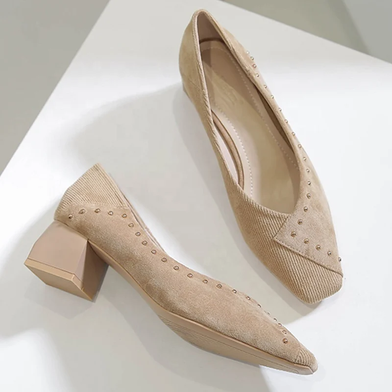RV Roger Vivier british Luxury Rivet Elegant Party Sexy OL Chunky Heels Casual Women Wedge Shoes
RV Roger Vivier british Luxury Rivet Elegant Party Sexy OL Chunky Heels Casual Women Wedge Shoes
