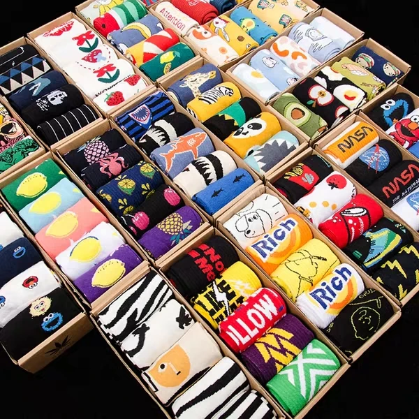 New design womens cute cotton stockings popular sublimation logo socks men tube skateboard autumn winter trend socks, Colors
New design womens cute cotton stockings popular sublimation logo socks men tube skateboard autumn winter trend socks, Colors