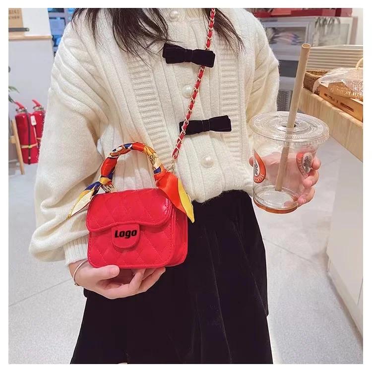 2022 new spring Diamond chain coin messenger fashion mini kids designer purse girl kid handbags famous brand kid purse, Black, white,red ,pink ,purple
2022 new spring Diamond chain coin messenger fashion mini kids designer purse girl kid handbags famous brand kid purse, Black, white,red ,pink ,purple
