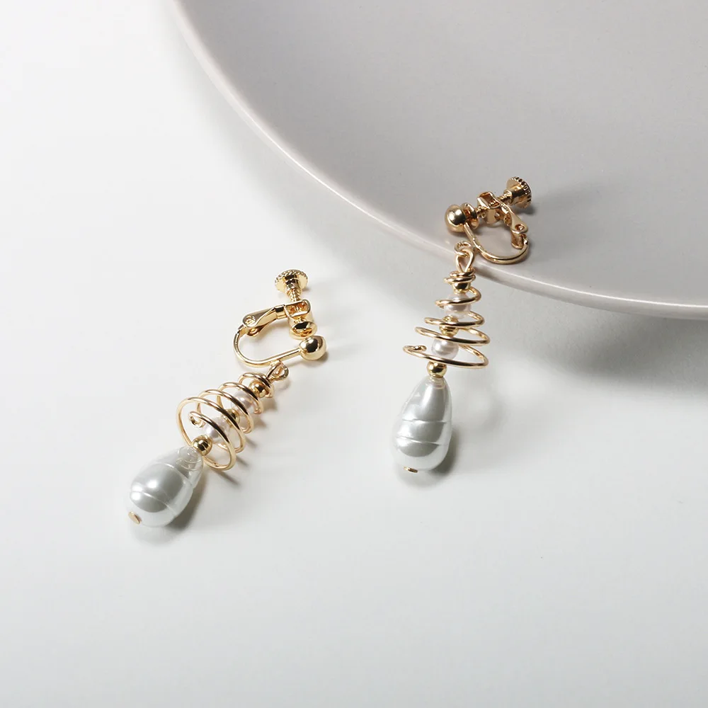 2021 New Ear Clips Non Pierced Spring Pearl Earrings Personalized Womens Spring Pearl Stud Earrings
2021 New Ear Clips Non Pierced Spring Pearl Earrings Personalized Womens Spring Pearl Stud Earrings