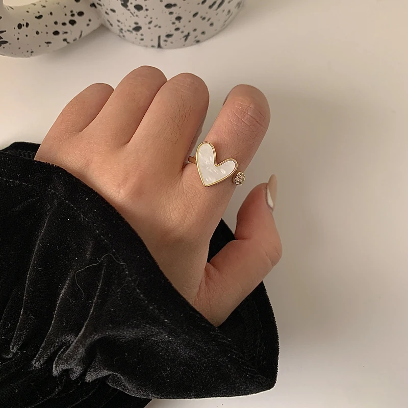 Vershal E-58 Hot Selling European 18k Gold Plated Elegant Shell Heart Adjustable Ring For Women
Vershal E-58 Hot Selling European 18k Gold Plated Elegant Shell Heart Adjustable Ring For Women