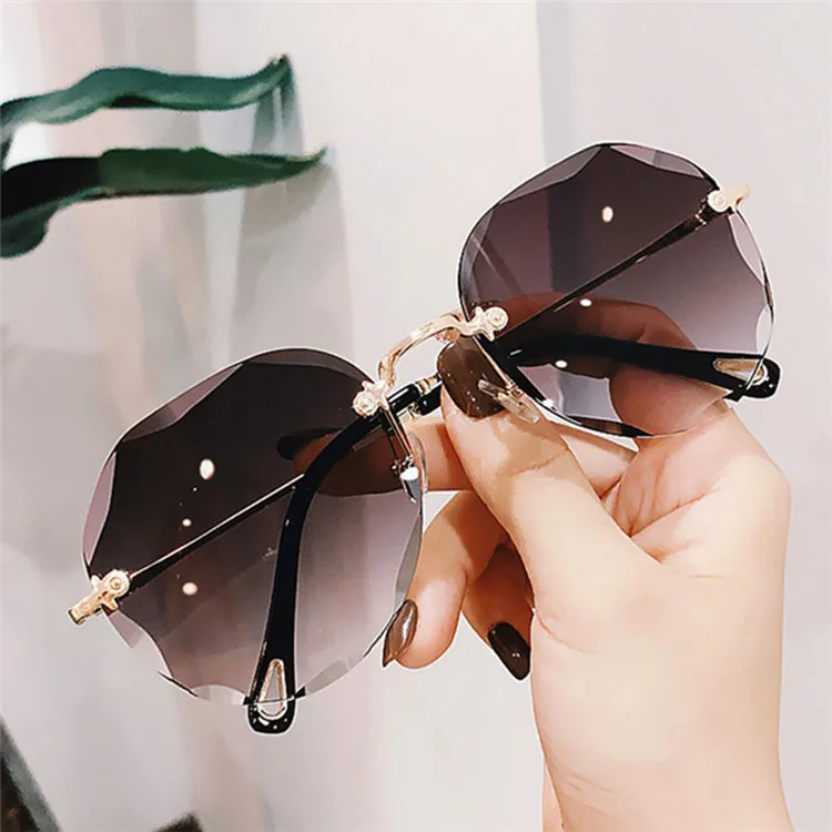 VIFF GD308 Rimless Frame Custom Fashion Women Sunglasses Big Lens Fashion Oversize Rimless Sunglasses 2021 
VIFF GD308 Rimless Frame Custom Fashion Women Sunglasses Big Lens Fashion Oversize Rimless Sunglasses 2021