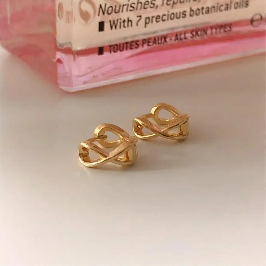 VIANRLA 925 Sterling Silver Hourglass Shaped Hollow Earrings Minimalist Simple Design Women Jewelry Gifts Drop Shipping
VIANRLA 925 Sterling Silver Hourglass Shaped Hollow Earrings Minimalist Simple Design Women Jewelry Gifts Drop Shipping