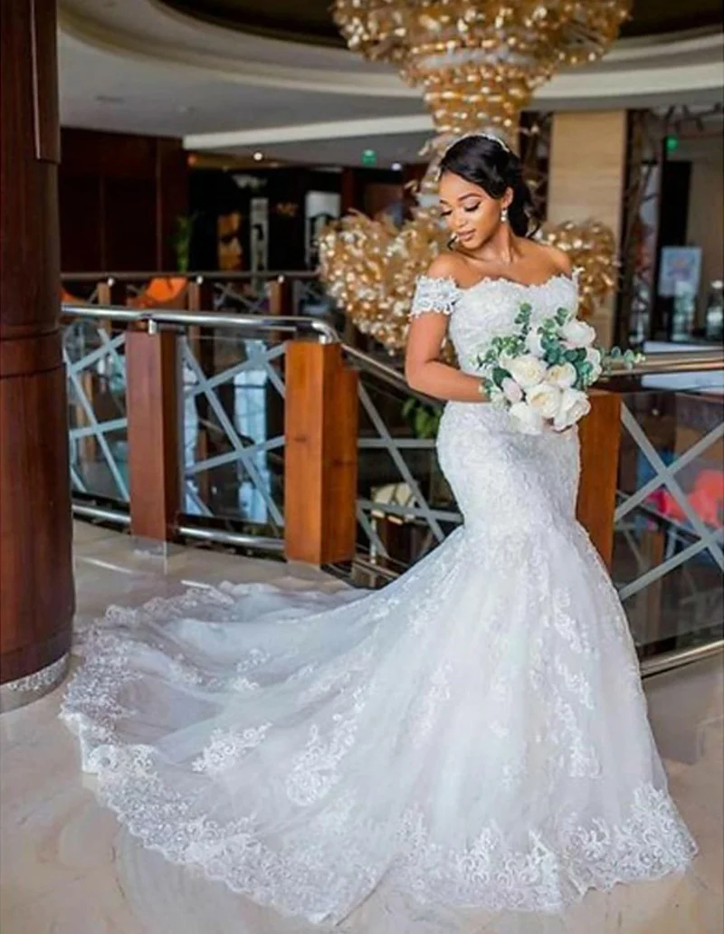Fashion Mermaid African Lace Appliqued Wedding Dress Boat Neck Off Shoulder Bridal Gown
Fashion Mermaid African Lace Appliqued Wedding Dress Boat Neck Off Shoulder Bridal Gown