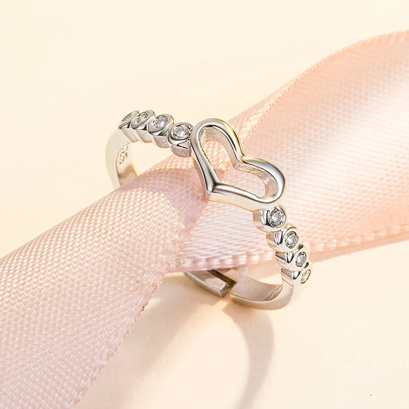 Ins Trendy White Gold Plated Cubic Zircon Heart Shaped Open Ring Adjustable Hollow Love Heart Finger Ring for Valentine's Day
Ins Trendy White Gold Plated Cubic Zircon Heart Shaped Open Ring Adjustable Hollow Love Heart Finger Ring for Valentine's Day