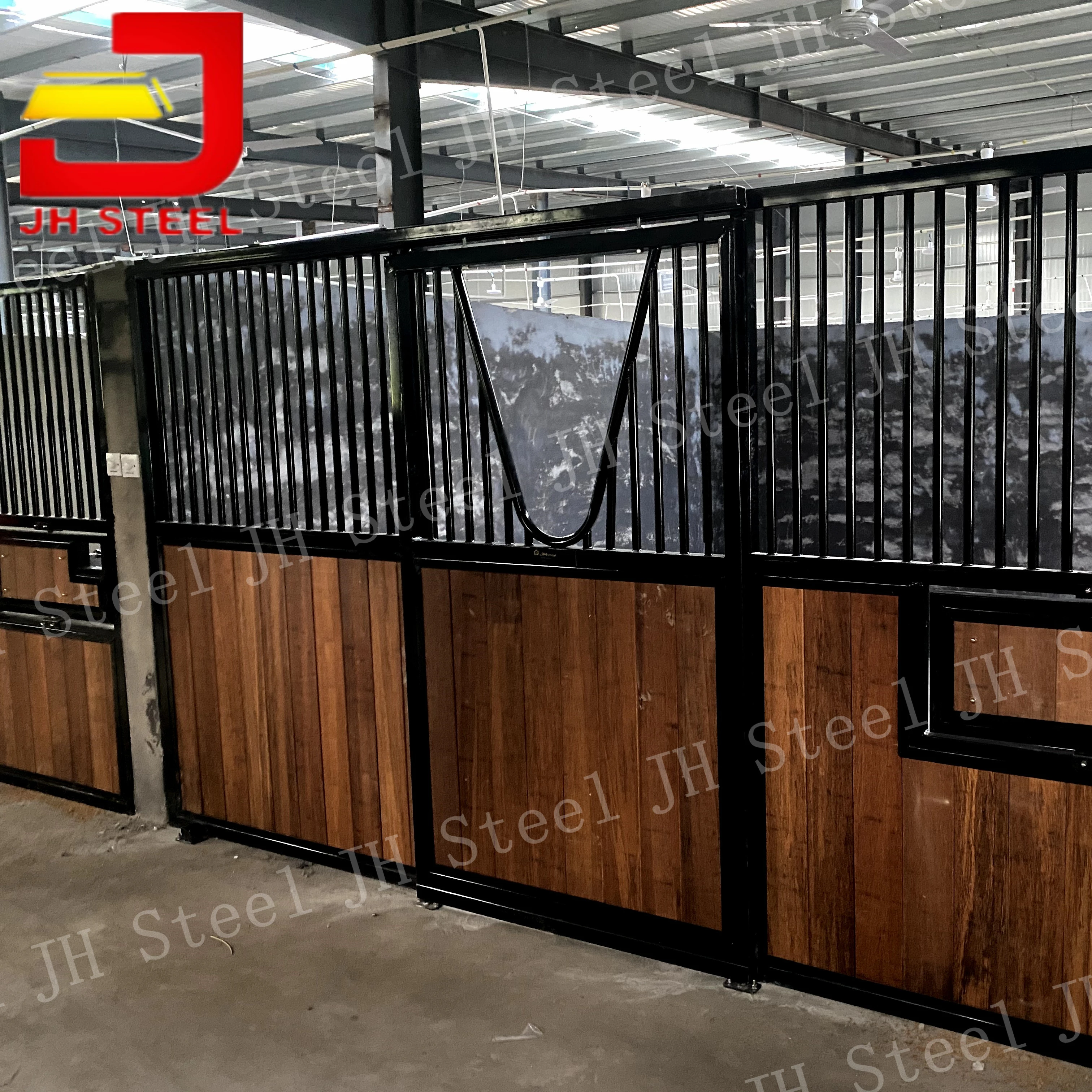3.6m*2.2m Steel Structure Animal Livestock Horse Stall Panel With Sliding Door
3.6m*2.2m Steel Structure Animal Livestock Horse Stall Panel With Sliding Door