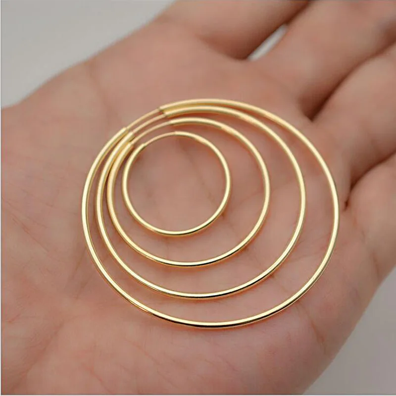 Brass silver allergy resistant hollow tube big ear ring simple smooth large circle female silver gold earrings
Brass silver allergy resistant hollow tube big ear ring simple smooth large circle female silver gold earrings