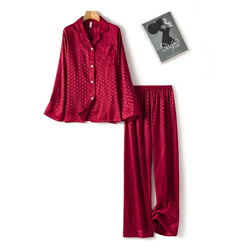 High Quality Satin women's pajamas set Super Soft love pattern satin V neck plus size two piece satin Family pajamas
High Quality Satin women's pajamas set Super Soft love pattern satin V neck plus size two piece satin Family pajamas