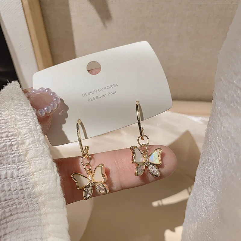 925 Sterling Silver Geometric Butterfly Shape Gold Plated Jewelry Charm Earrings Fashion Design For Women
925 Sterling Silver Geometric Butterfly Shape Gold Plated Jewelry Charm Earrings Fashion Design For Women