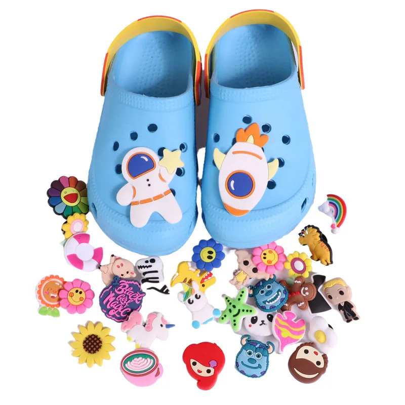 Factory Wholesale Price Customized Decoration OEM Logo Metal Or Custom Pvc Clogs Jibbit Croc Shoes Charm
Factory Wholesale Price Customized Decoration OEM Logo Metal Or Custom Pvc Clogs Jibbit Croc Shoes Charm