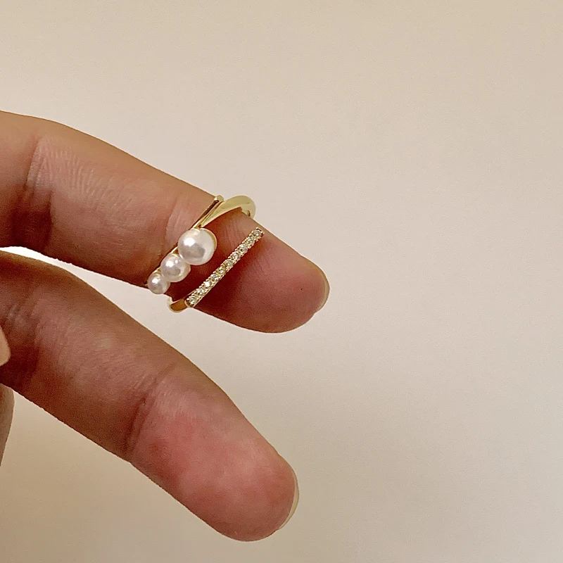 Vershal E-61 Design 18k Gold Plated Chic Layers Pave Rhinestone Pearls Adjustable Wedding Ring
Vershal E-61 Design 18k Gold Plated Chic Layers Pave Rhinestone Pearls Adjustable Wedding Ring
