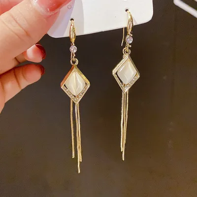 2021 Trendy Women Jewelry Rhombus Frame Cat Eye Stone Drop Earring Luxury Geometric Cat Eye Tassel Earring
2021 Trendy Women Jewelry Rhombus Frame Cat Eye Stone Drop Earring Luxury Geometric Cat Eye Tassel Earring
