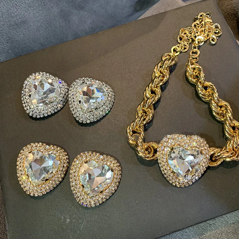 Barlaycs Designer Statement Gold Plated Diamond Rhinestone Chunky Twist Chain Heart Earring Pendant Necklace Chain for Women
Barlaycs Designer Statement Gold Plated Diamond Rhinestone Chunky Twist Chain Heart Earring Pendant Necklace Chain for Women