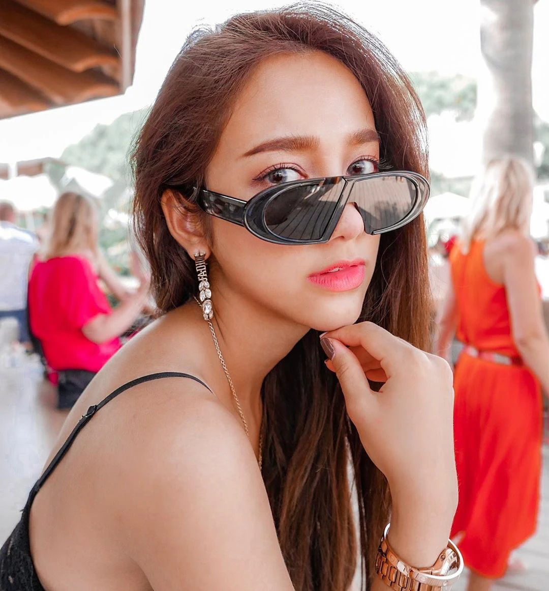 2022 Unique Fashion Luxury Brand Designer Shades Sun Glasses Men Women Small Framed Oval Gradient Sunglasses
2022 Unique Fashion Luxury Brand Designer Shades Sun Glasses Men Women Small Framed Oval Gradient Sunglasses