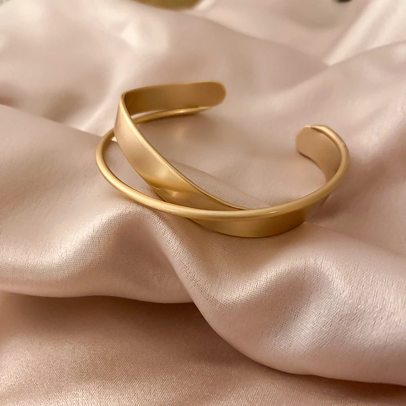 fashion women cross gold plated hot sale bangle
fashion women cross gold plated hot sale bangle