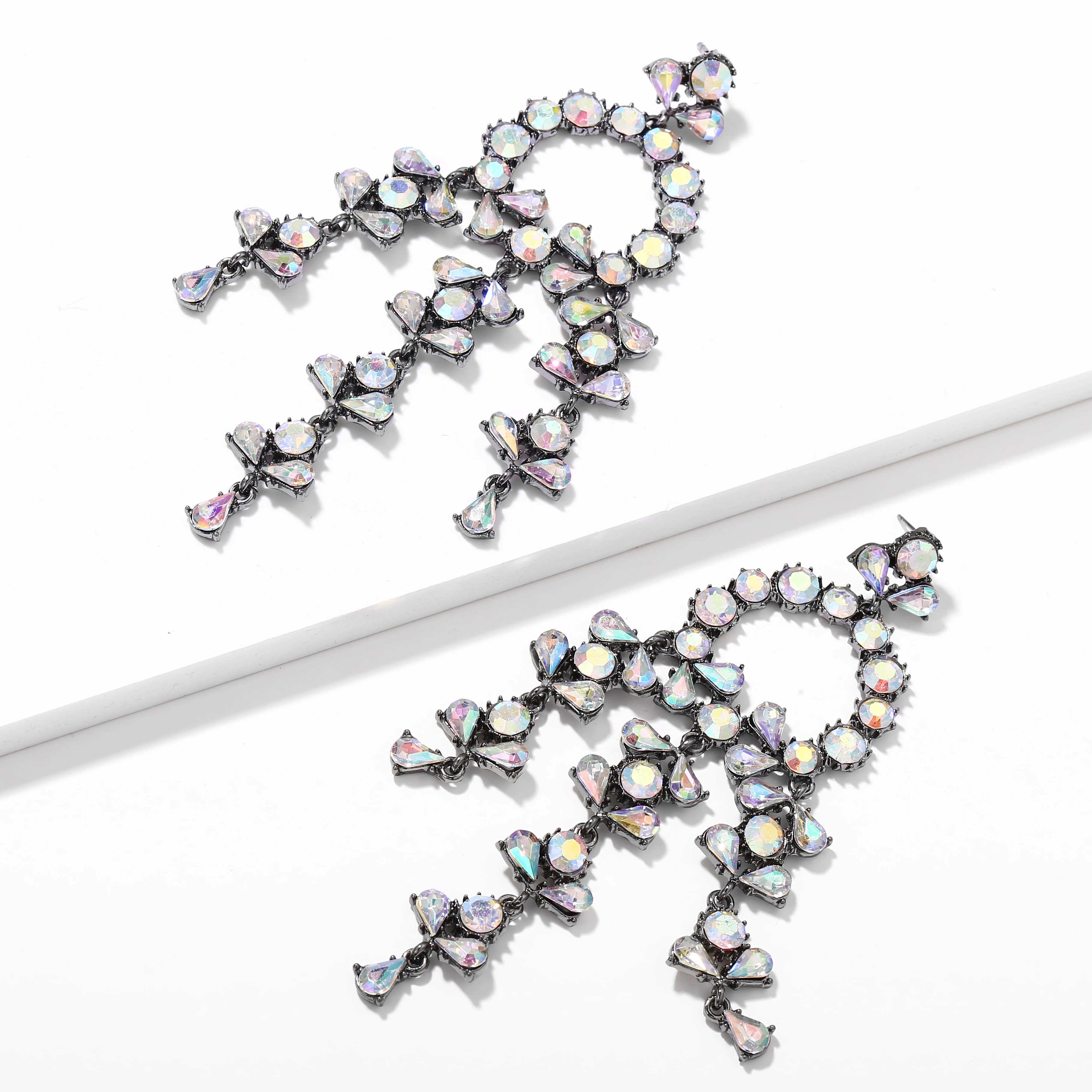 5228 European American Luxury Trendy Earring Geometric Crystal Rhinestone Long Tassel Earrings for Women
5228 European American Luxury Trendy Earring Geometric Crystal Rhinestone Long Tassel Earrings for Women