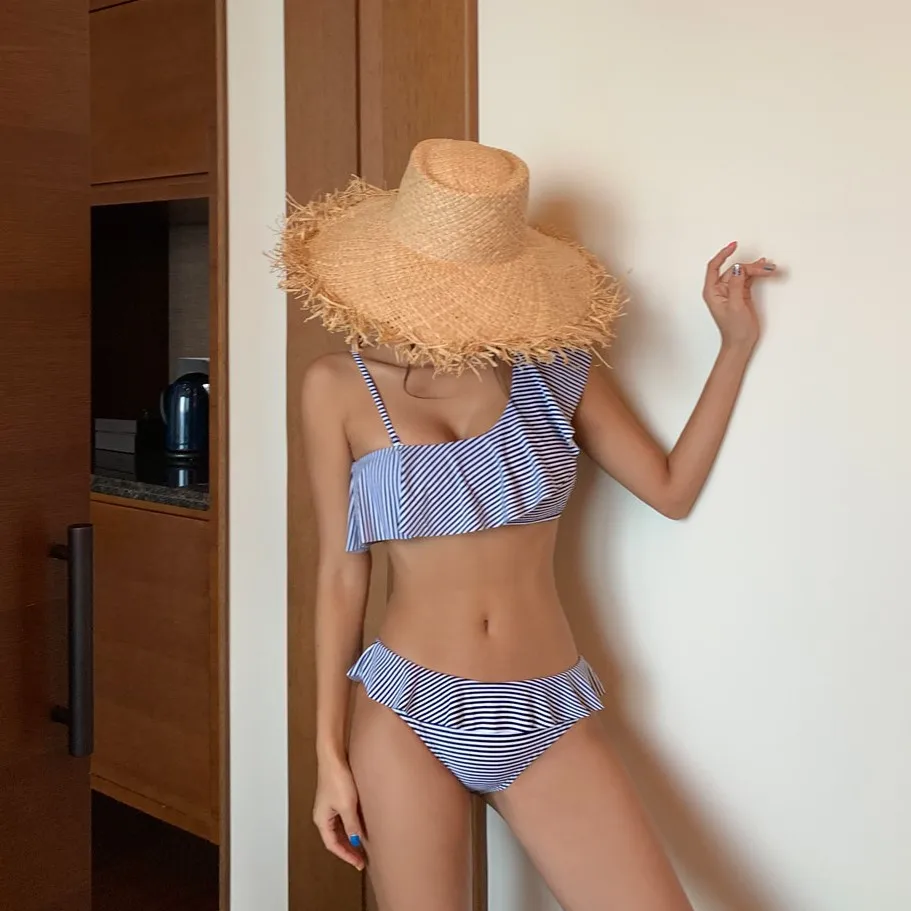 YZ-0485 Fission Swimsuit Inclined Shoulder Of Women Feeling Stripe Bikini Sexy Bikini Girls Swimsuit 2021
YZ-0485 Fission Swimsuit Inclined Shoulder Of Women Feeling Stripe Bikini Sexy Bikini Girls Swimsuit 2021