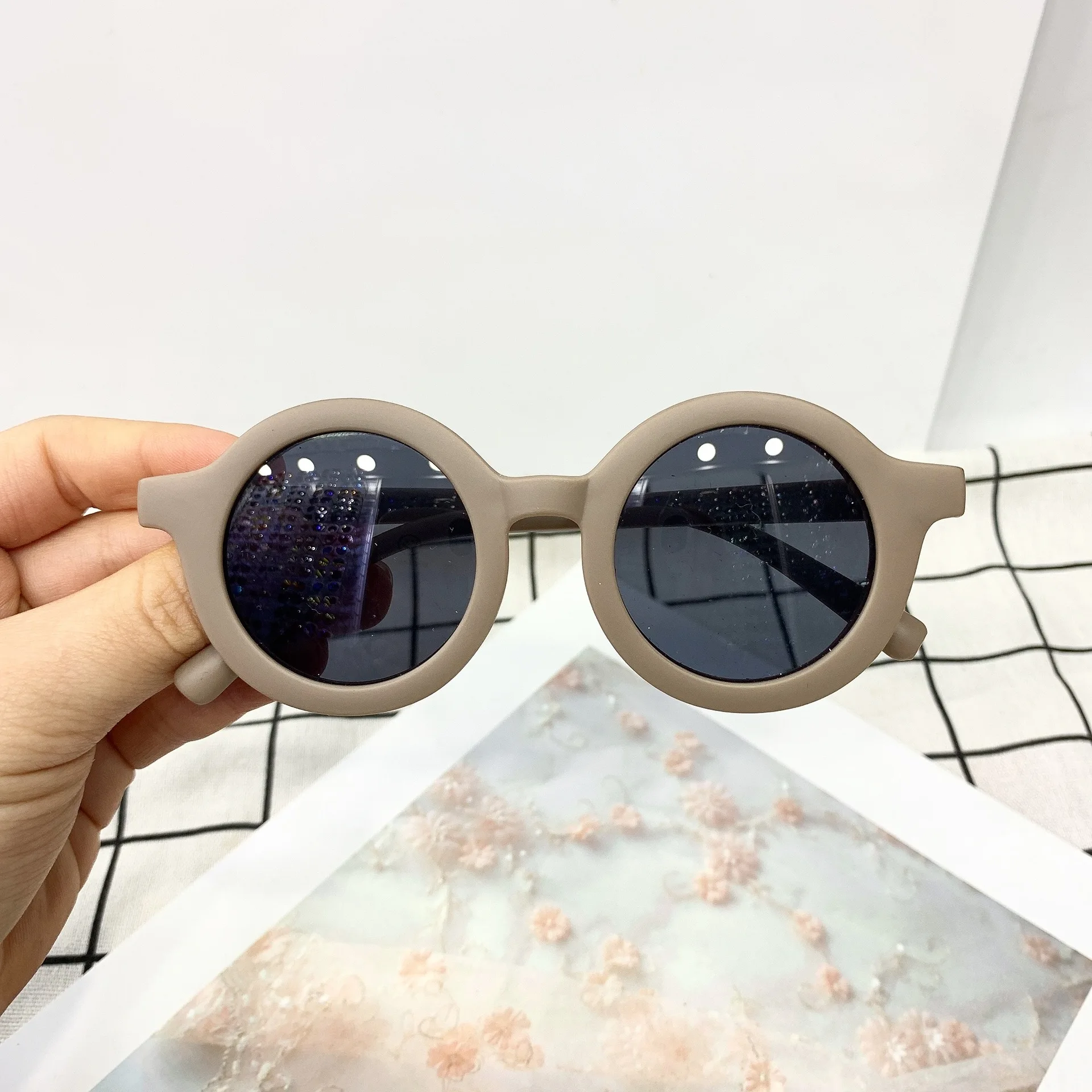 Wholesale Beauty Cute Toddler Children Glasses Small Circular Frame Kids Sunglasses 2021, Picture
Wholesale Beauty Cute Toddler Children Glasses Small Circular Frame Kids Sunglasses 2021, Picture