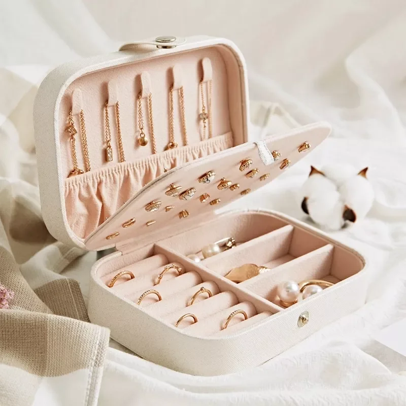 Velvet jewelry travel display case organizer Watch Storage Boxes With Zipper Portable Jewellery Bracelet Ring Box
Velvet jewelry travel display case organizer Watch Storage Boxes With Zipper Portable Jewellery Bracelet Ring Box