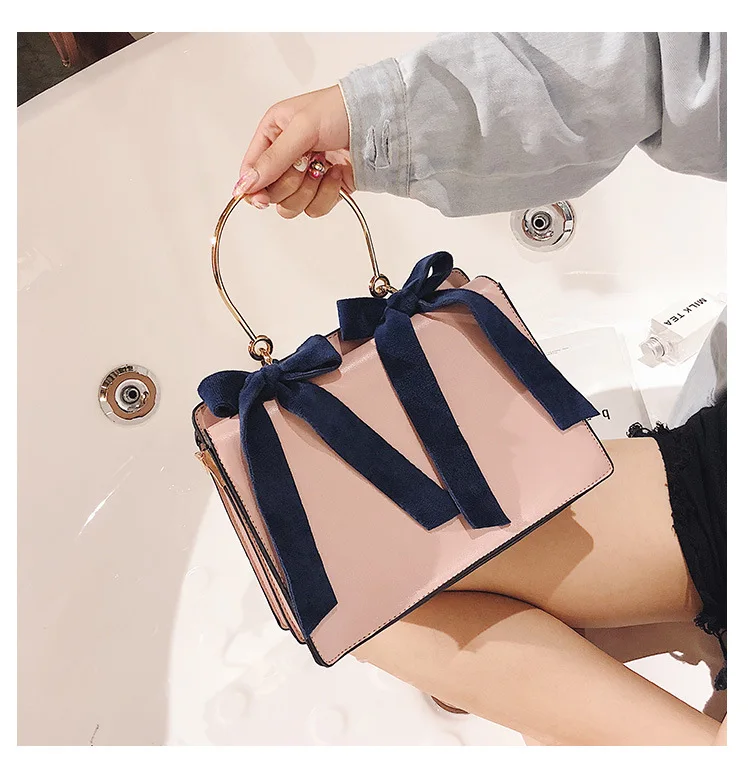 2020 Double Bowknot Single Shoulder Purse Autumn Velvet Women Fashion Handbags For Women Female Hand Bag
2020 Double Bowknot Single Shoulder Purse Autumn Velvet Women Fashion Handbags For Women Female Hand Bag