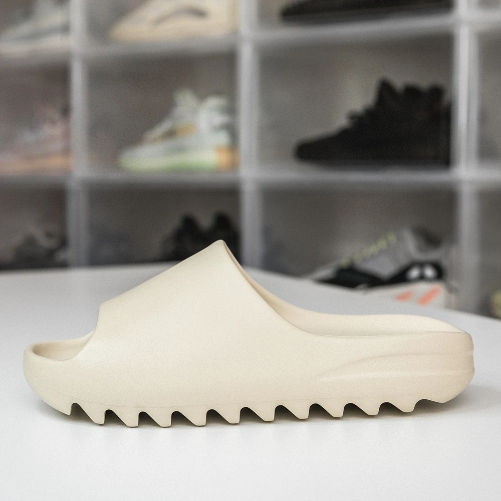 2020 New Arrival Summer yeeyz 350 v2 white casual sandals Water Slipper For Men's Yeezys Bone Color FW6345 Rubber Slides
2020 New Arrival Summer yeeyz 350 v2 white casual sandals Water Slipper For Men's Yeezys Bone Color FW6345 Rubber Slides