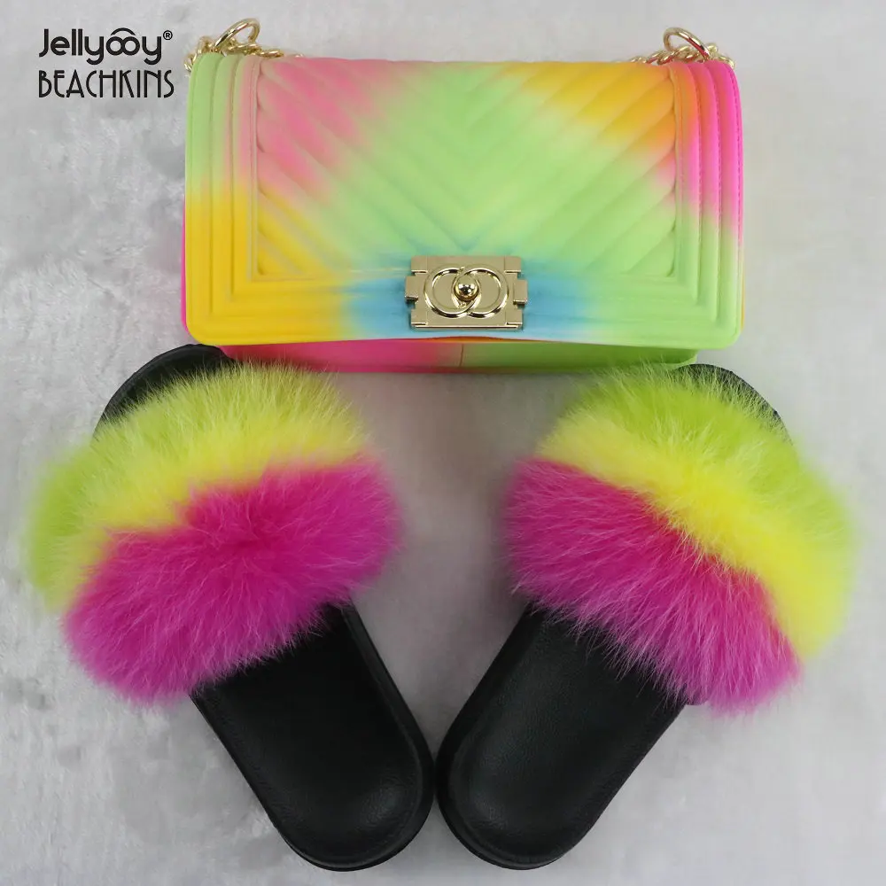 Jellyooy BEACHKINS Matte PVC Jelly Bag With Fox Fur Slippers Sets V Stripe Purse Bag Match Colorful Fur Slides Sandals, 10 colorful colors
Jellyooy BEACHKINS Matte PVC Jelly Bag With Fox Fur Slippers Sets V Stripe Purse Bag Match Colorful Fur Slides Sandals, 10 colorful colors