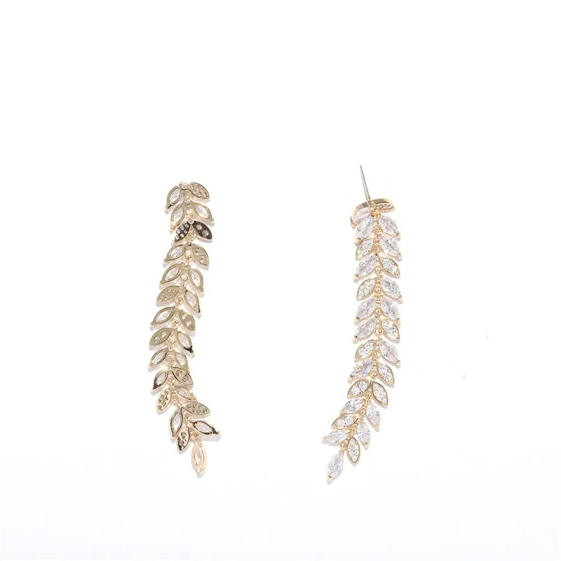 Golden With Crystal Leaf Stud Retro Earring Diamond Rub Clip Earings Royale Earrings, As photo
Golden With Crystal Leaf Stud Retro Earring Diamond Rub Clip Earings Royale Earrings, As photo